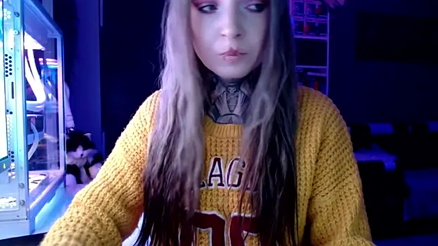 InesGold online show from 02-25-25, 04:21