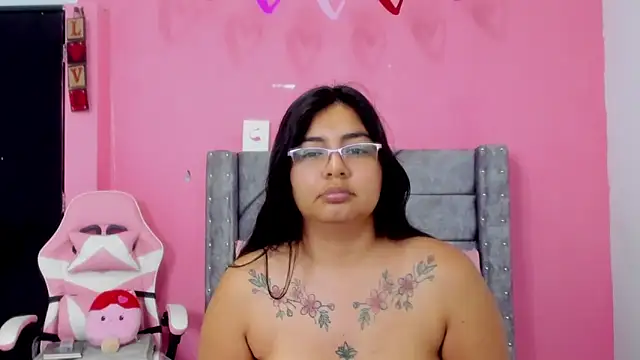 Snapshot of LaylaHolmes chatting on 03-21-26, 07:28 LaylaHolmes online show from 03-21-26, 07:28