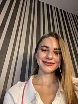 Snapshot of GraceTorrez chatting on 10-21-25, 05:08 GraceTorrez online show from 10-21-25, 05:08