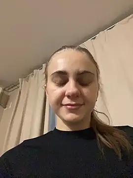 Snapshot of GraceTorrez chatting on 10-29-25, 07:48 GraceTorrez online show from 10-29-25, 07:48