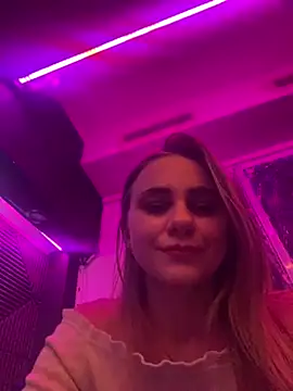 Snapshot of GraceTorrez chatting on 11-11-25, 10:10 GraceTorrez online show from 11-11-25, 10:10