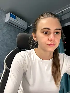 Snapshot of GraceTorrez chatting on 11-19-25, 05:13 GraceTorrez online show from 11-19-25, 05:13