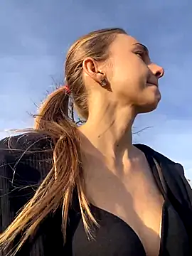 Snapshot of GraceTorrez chatting on 11-21-25, 12:04 GraceTorrez online show from 11-21-25, 12:04