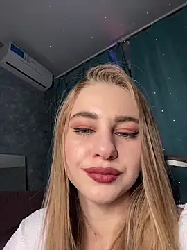 Snapshot of GraceTorrez chatting on 12-15-25, 07:51 GraceTorrez online show from 12-15-25, 07:51