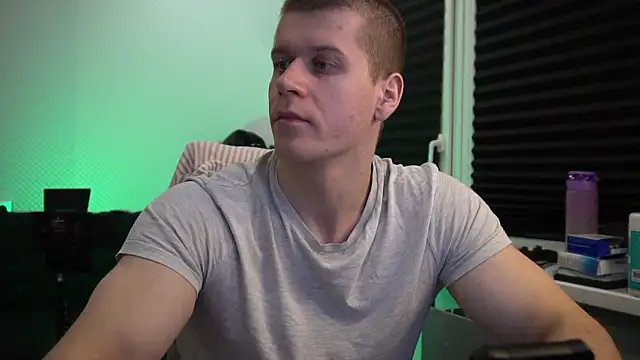 Bruno Banani online show from 09-28-25, 04:23