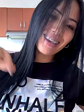 Sara luna  online show from 12-03-24, 08:50