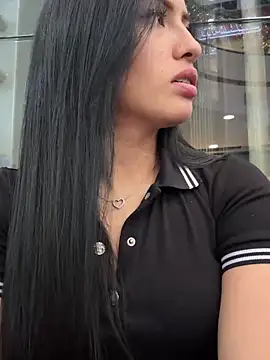 Sara luna  online show from 12-28-24, 10:02