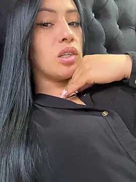 Snapshot of Sara_luna_ chatting on 06-06-26, 05:17 Sara luna online show from 06-06-26, 05:17