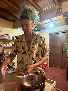 Snapshot of sammoura01 chatting on 01-14-26, 10:47 sammoura01 online show from 01-14-26, 10:47