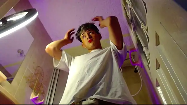 GabyThoms online show from 01-25-25, 07:49