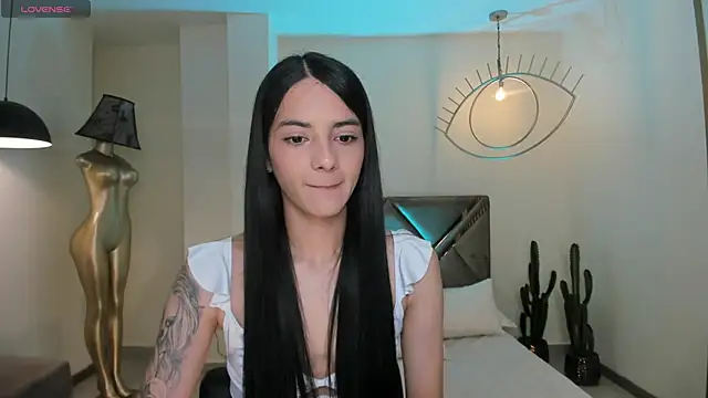 Snapshot of HannahJamesX chatting on 12-05-24, 06:11 HannahJamesX online show from 12-05-24, 06:11