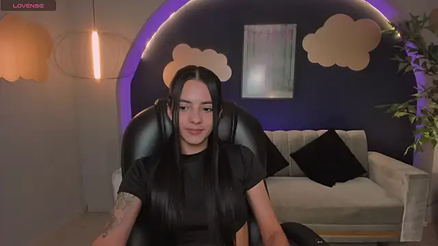 Snapshot of HannahJamesX chatting on 01-08-25, 09:55 HannahJamesX online show from 01-08-25, 09:55