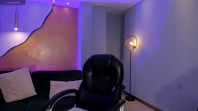 Snapshot of HannahJamesX chatting on 02-20-25, 06:57 HannahJamesX online show from 02-20-25, 06:57