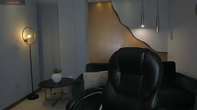 Snapshot of HannahJamesX chatting on 02-23-25, 04:46 HannahJamesX online show from 02-23-25, 04:46