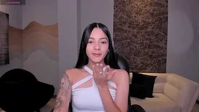 Snapshot of HannahJamesX chatting on 02-25-25, 07:03 HannahJamesX online show from 02-25-25, 07:03