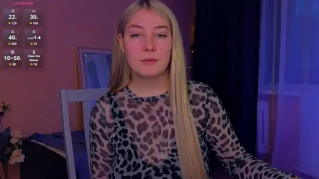 Snapshot of Catherine_River chatting on 12-18-25, 11:16 Catherine River online show from 12-18-25, 11:16