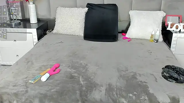 Snapshot of OliviaBurning chatting on 03-04-25, 07:22 OliviaBurning online show from 03-04-25, 07:22