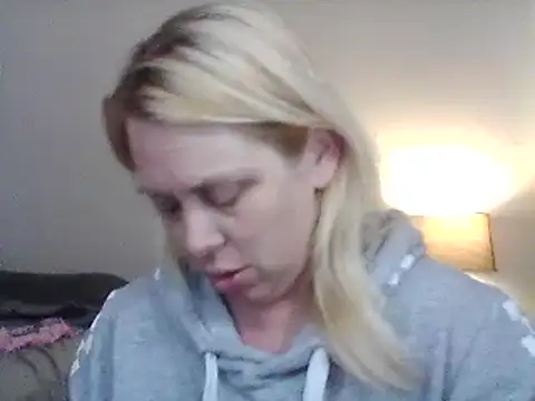 Snapshot of burrkitty chatting on 12-27-24, 03:20 burrkitty online show from 12-27-24, 03:20