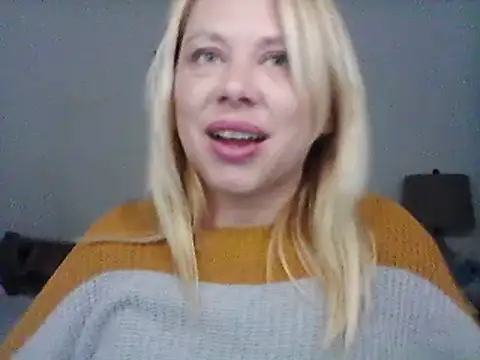 Snapshot of burrkitty chatting on 12-31-24, 08:15 burrkitty online show from 12-31-24, 08:15