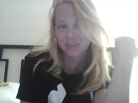 Snapshot of burrkitty chatting on 11-20-25, 05:18 burrkitty online show from 11-20-25, 05:18