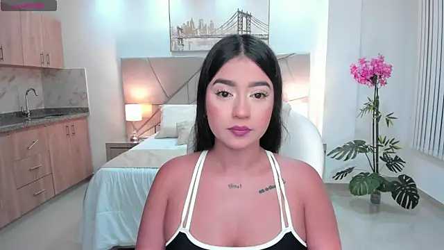 amelie jhons online show from 05-17-26, 12:52