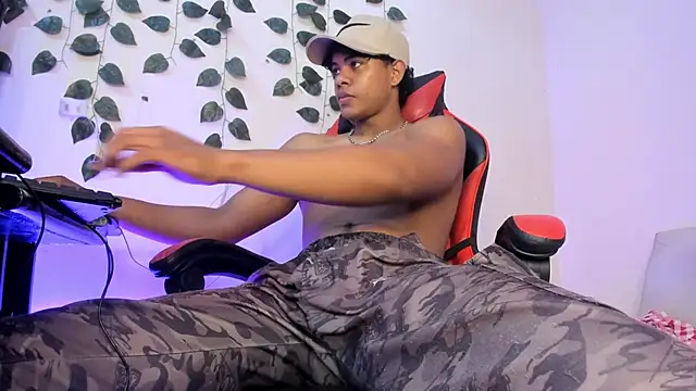 Snapshot of johan_beley_ chatting on 01-15-26, 04:33 johan beley online show from 01-15-26, 04:33