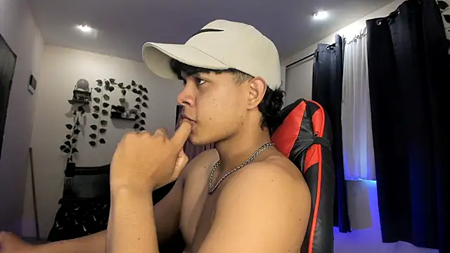 Snapshot of johan_beley_ chatting on 02-17-26, 04:24 johan beley online show from 02-17-26, 04:24