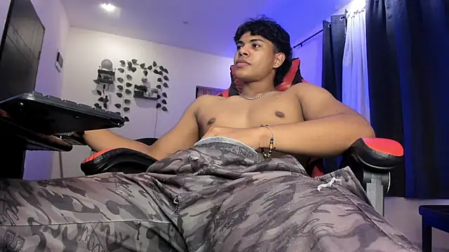 Snapshot of johan_beley_ chatting on 02-19-26, 01:56 johan beley online show from 02-19-26, 01:56