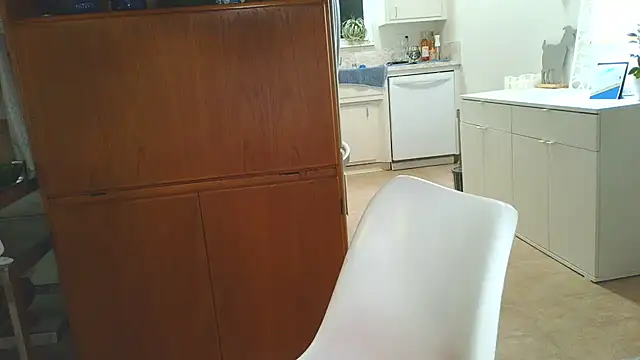 Snapshot of costanza7070 chatting on 11-04-25, 04:22 costanza7070 online show from 11-04-25, 04:22