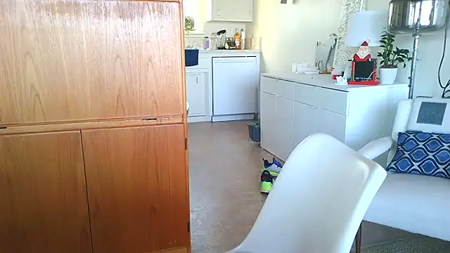 costanza7070 online show from 12-02-25, 04:24