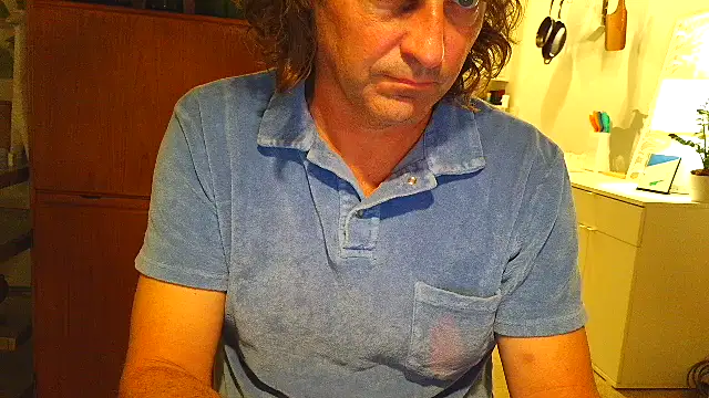 Snapshot of costanza7070 chatting on 02-15-26, 02:19 costanza7070 online show from 02-15-26, 02:19