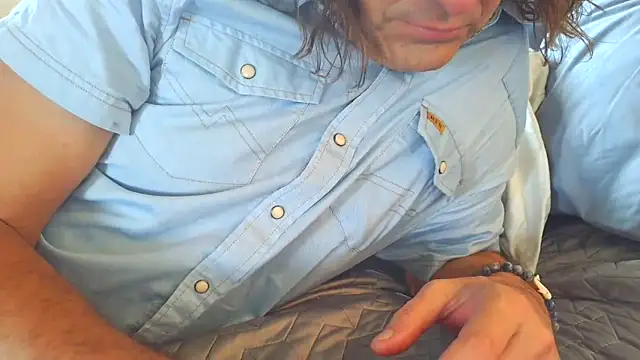 Snapshot of costanza7070 chatting on 03-08-26, 06:12 costanza7070 online show from 03-08-26, 06:12