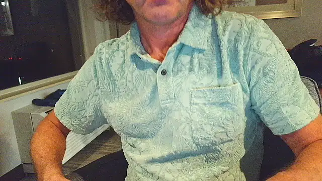 Snapshot of costanza7070 chatting on 03-11-26, 06:08 costanza7070 online show from 03-11-26, 06:08