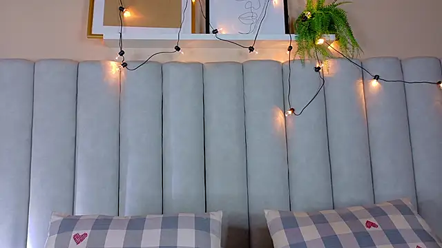 Snapshot of EngelStone chatting on 10-29-25, 08:10 EngelStone online show from 10-29-25, 08:10