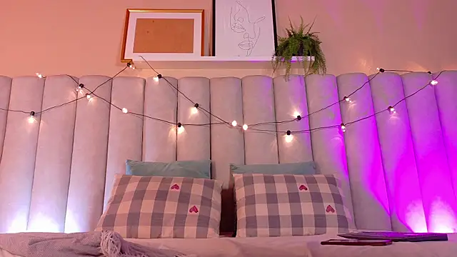 Snapshot of EngelStone chatting on 11-10-25, 07:46 EngelStone online show from 11-10-25, 07:46