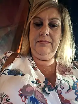 Snapshot of Mara-24 chatting on 09-20-25, 08:21 Mara-24 online show from 09-20-25, 08:21