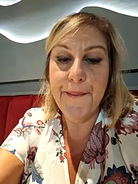 Snapshot of Mara-24 chatting on 09-25-25, 07:06 Mara-24 online show from 09-25-25, 07:06