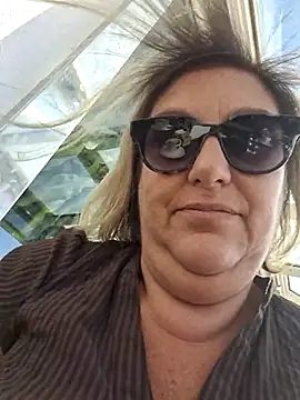 Snapshot of Mara-24 chatting on 10-27-25, 10:30 Mara-24 online show from 10-27-25, 10:30