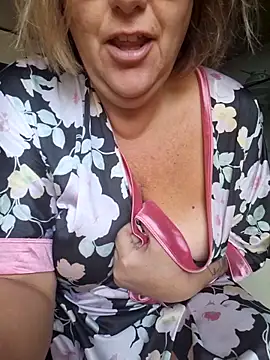 Snapshot of Mara-24 chatting on 11-06-25, 12:06 Mara-24 online show from 11-06-25, 12:06