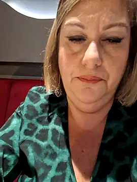 Snapshot of Mara-24 chatting on 11-14-25, 07:56 Mara-24 online show from 11-14-25, 07:56