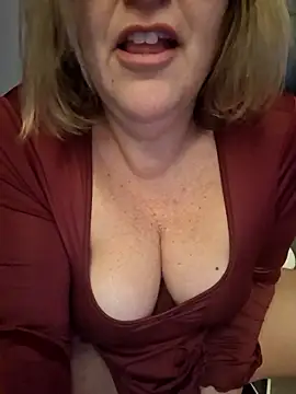 Snapshot of Mara-24 chatting on 01-13-26, 06:13 Mara-24 online show from 01-13-26, 06:13