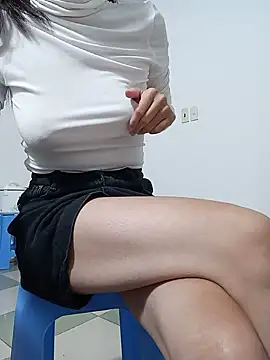 Hera hera online show from 02-21-25, 03:21