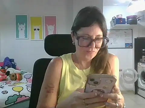 Snapshot of Calentandote chatting on 04-24-26, 10:39 Calentandote online show from 04-24-26, 10:39