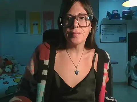 Snapshot of Calentandote chatting on 05-13-26, 08:55 Calentandote online show from 05-13-26, 08:55
