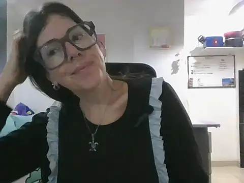 Snapshot of Calentandote chatting on 05-25-26, 11:16 Calentandote online show from 05-25-26, 11:16