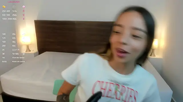 AliceRoss0 online show from 03-17-25, 11:21