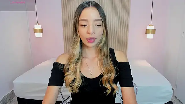 AliceRoss0 online show from 04-17-26, 08:23