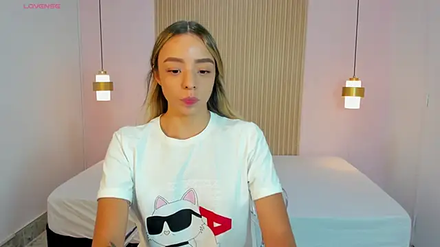 AliceRoss0 online show from 06-26-26, 08:35