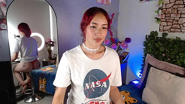 Snapshot of Cassie_fletcher_ chatting on 12-26-24, 06:01 Cassie fletcher online show from 12-26-24, 06:01