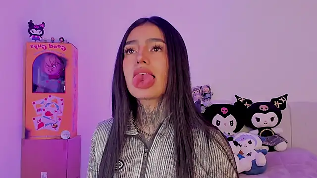 Snapshot of shadowcatt_ chatting on 10-24-25, 11:12 shadowcatt online show from 10-24-25, 11:12